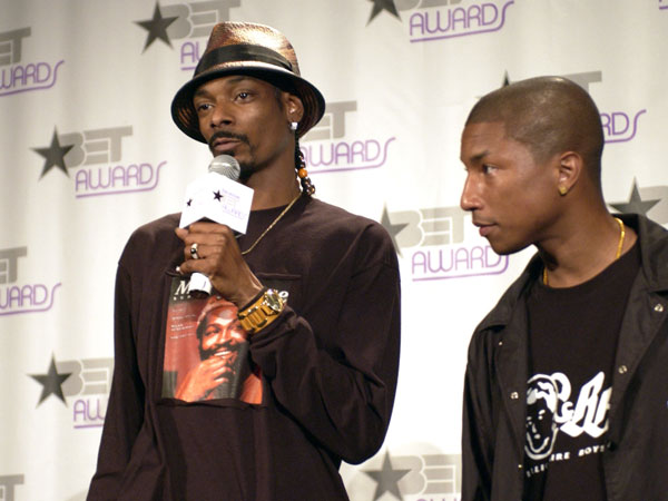 snoop & pharrell @ the 2003 BET awards  Pharrell, Pharrell williams, Baggy  style