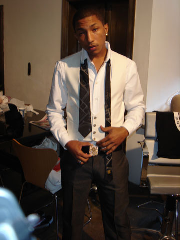 Pharrell Williams habla antes de su debut en Luis Vuitton Men